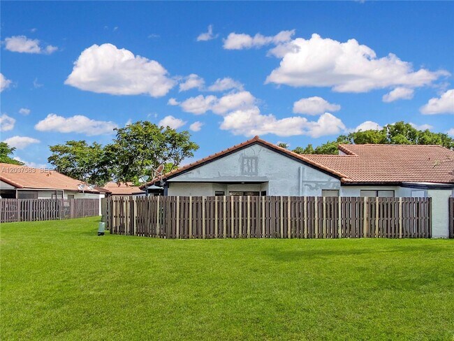 Building Photo - 14980 SW 48th Terrace