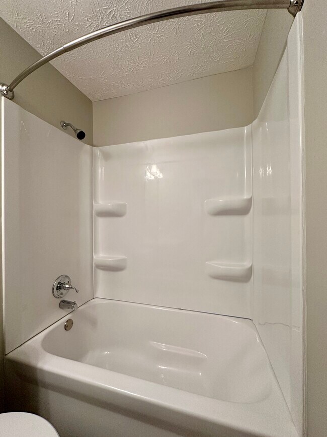 Building Photo - 120 Cavalry Ct