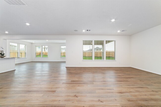 Building Photo - 7731 Coral Ky Dr