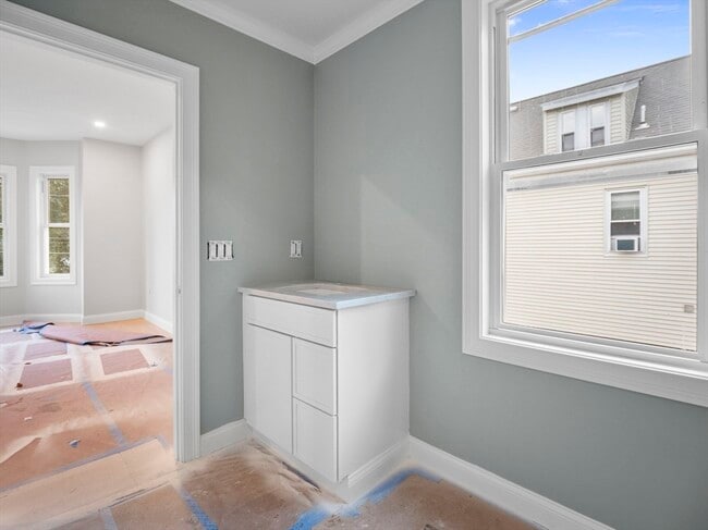 Building Photo - 206 Byron St