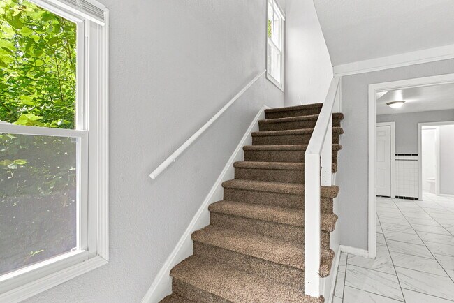 Building Photo - 11867 Elmdale St