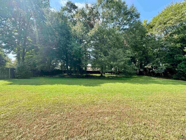 Building Photo - 1127 Alderly Ln