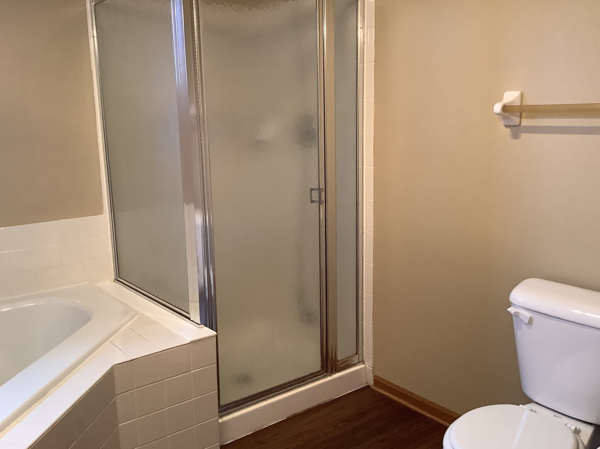 Building Photo - 452 Crestmoore Dr