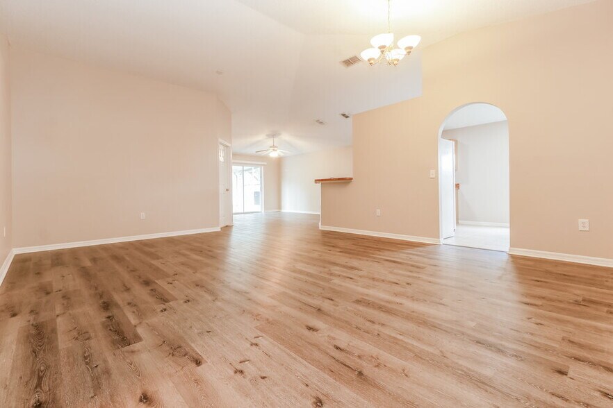 Building Photo - 24817 Mary Beth Ct