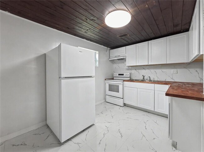 Building Photo - 2848 Harwood St