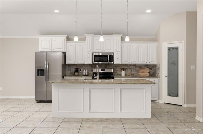 Building Photo - 5524 Xenops Ave