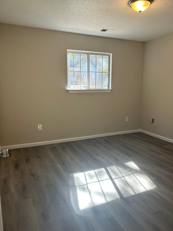 Building Photo - 21B 1st St