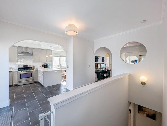 Building Photo - Elegant 3-Bedroom Home with Exceptional Craftsmanship in West Seattle