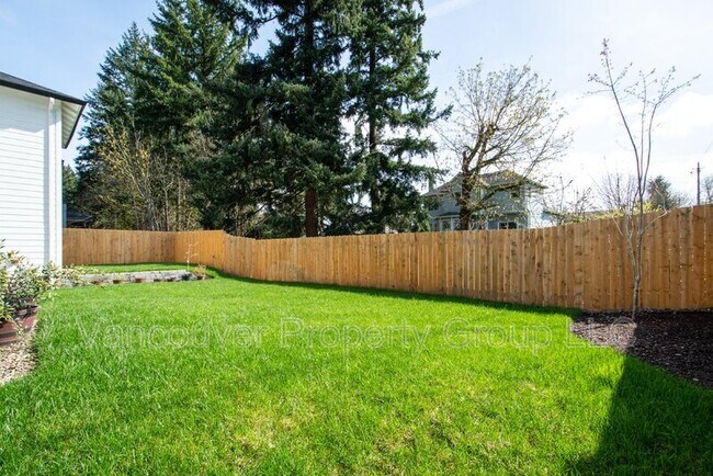 Building Photo - 1803 NE 148th Ct