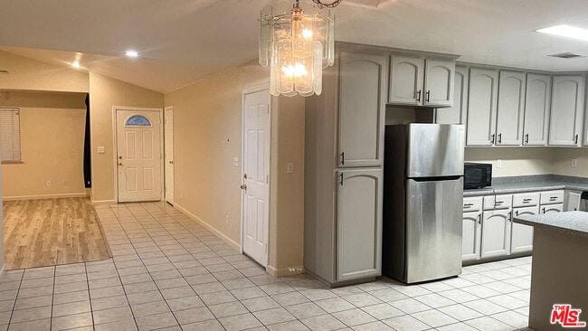 Building Photo - 114 W 13th St