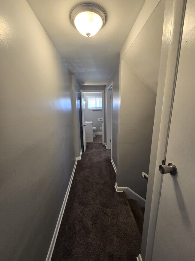 Building Photo - 452 S Napoleon Ave