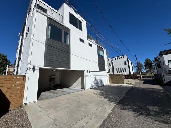 Building Photo - Perfect Sloan Lake Home with all the features and great views