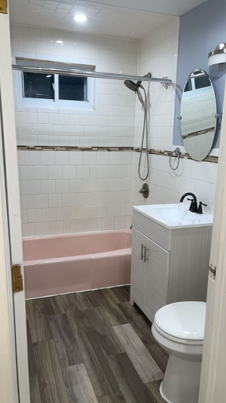 Building Photo - 850 Bleecker St