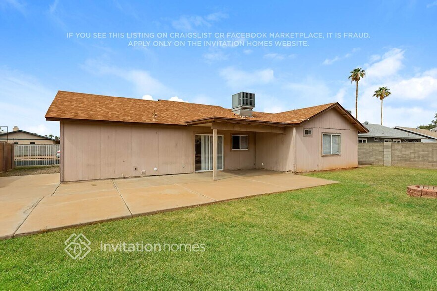 Building Photo - 3029 N Comanche Dr