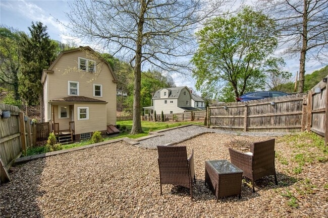 Building Photo - 911 Nevin Ave