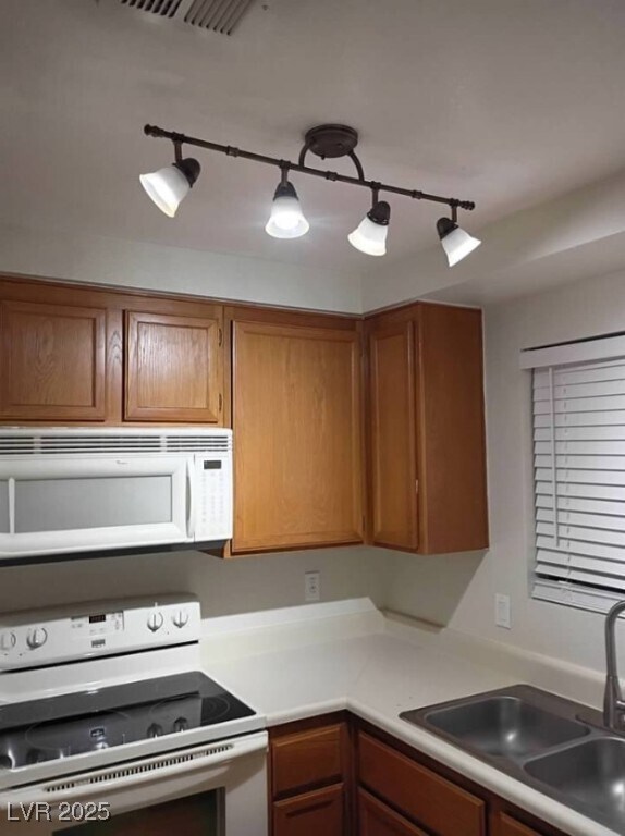 Building Photo - 2200 Highpointe Dr