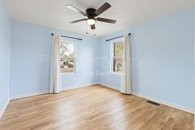 Building Photo - 156 S Newton St