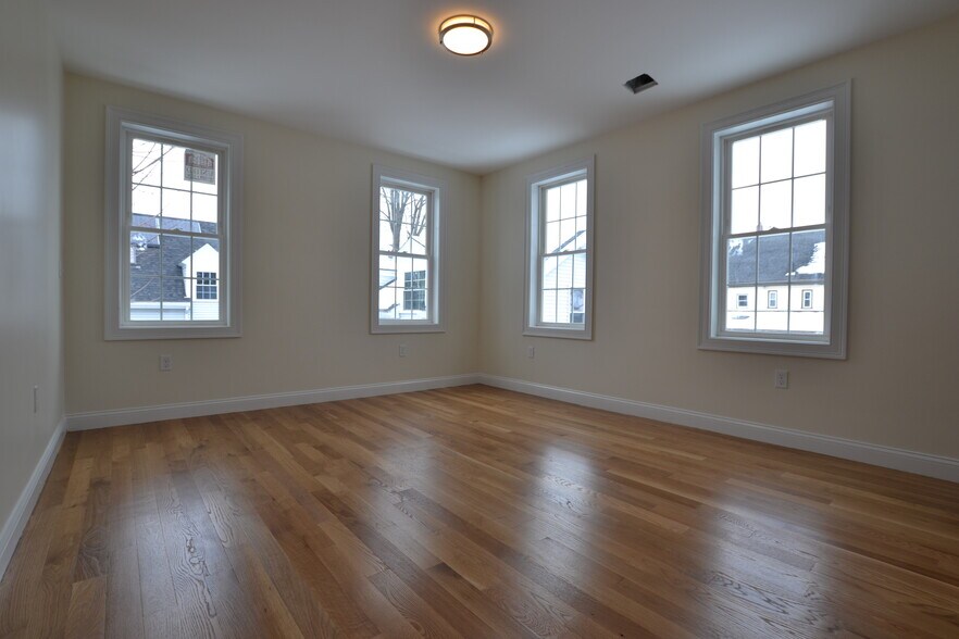 Building Photo - 37 1st St