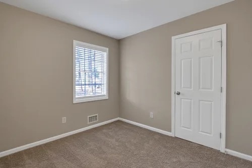 Building Photo - 5801 Oakleaf Dr