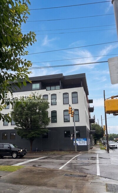 Building Photo - 1329 4th Ave S