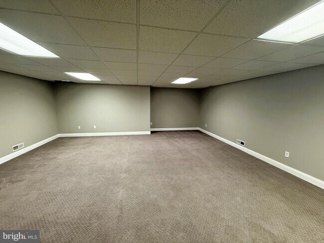 Building Photo - 82 Brecknock Ct