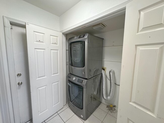 Building Photo - 2111 New York Ave SW