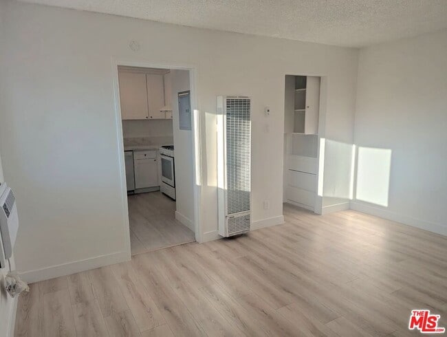 Building Photo - 3839 Sedgwick Ave