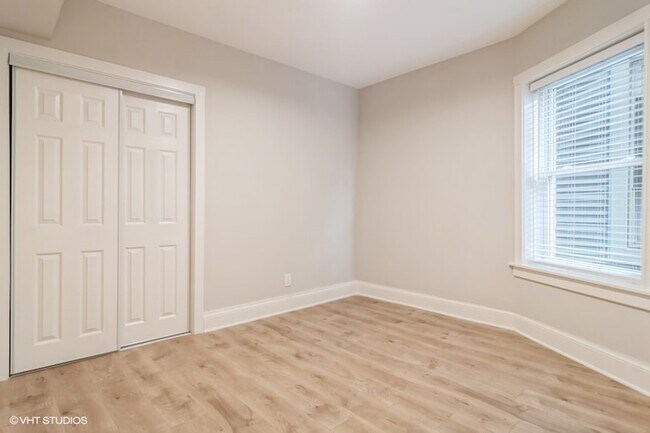 Building Photo - 3601 W Cullom Ave