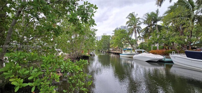 Building Photo - 1000 SE 2nd St
