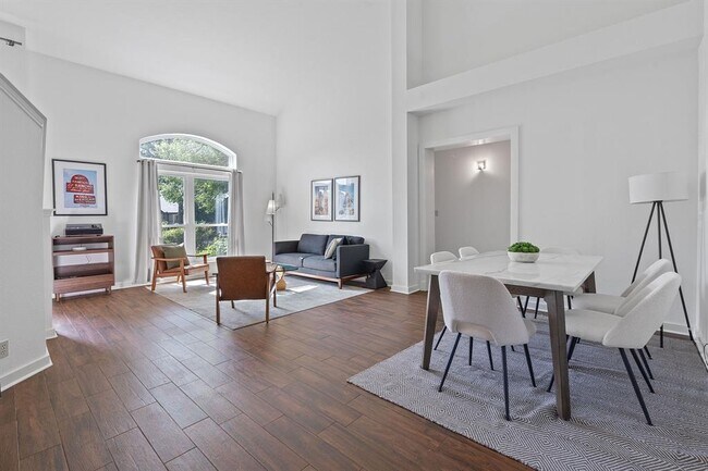 Building Photo - 7604 Vail Valley Dr