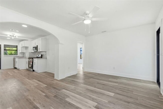 Building Photo - 1326 13th Ave S