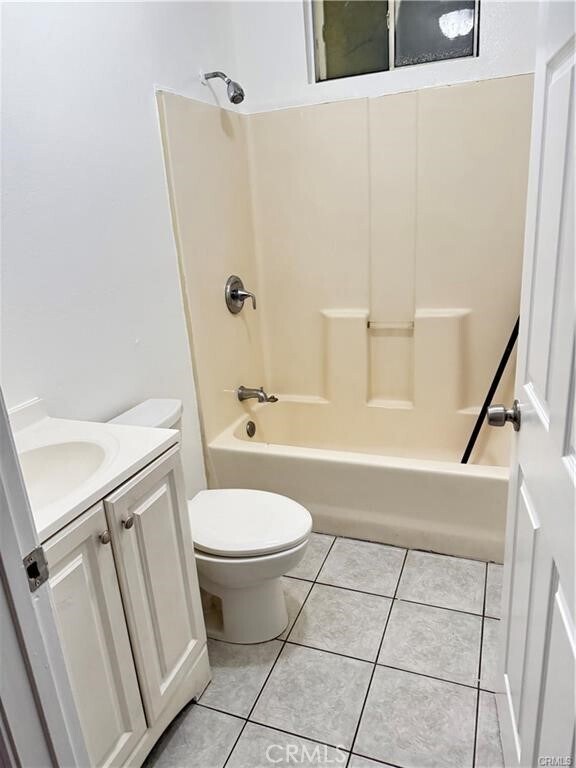 Building Photo - 822 E 87th St