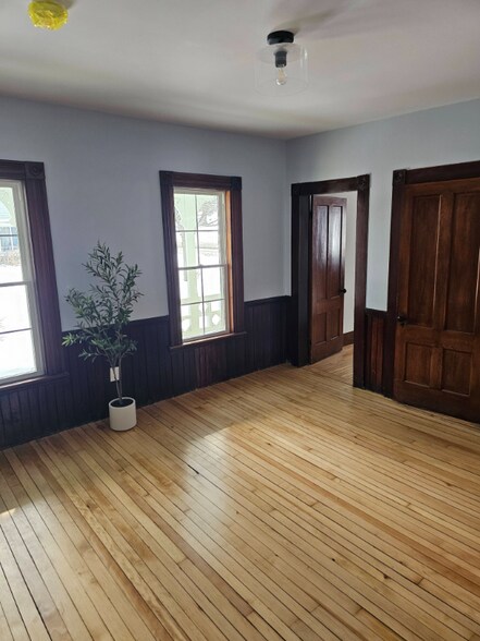 Building Photo - 262 N State St