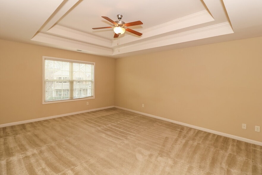 Building Photo - 831 Collingsworth Ln NE