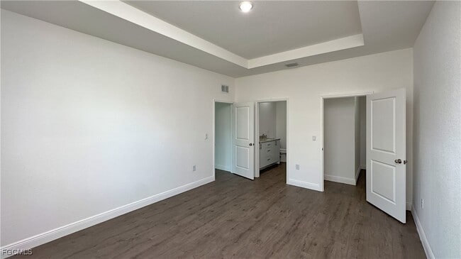 Building Photo - 8025 Oakleaf Cir