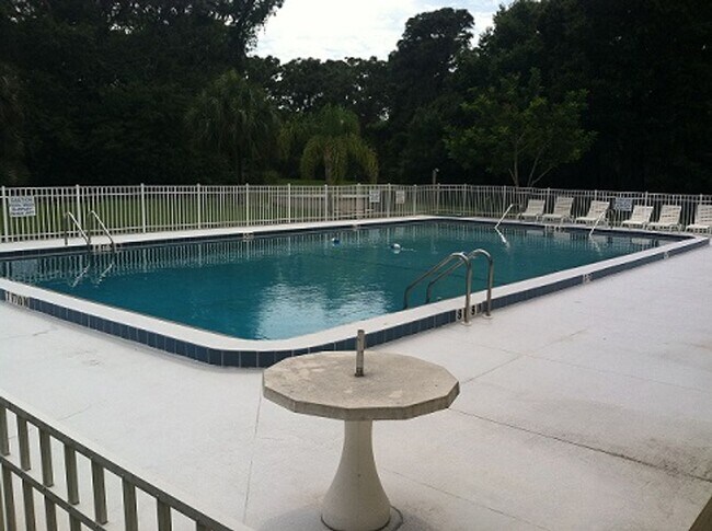 Building Photo - Lovely Lakefront Pinebrook South Home for Annual Rental