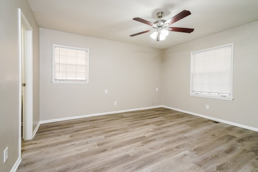 Building Photo - 367 Lady Guinevere Way