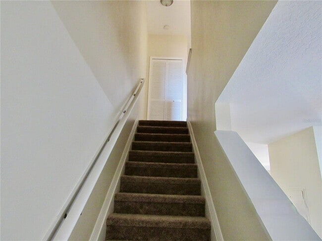 Building Photo - 896 Chelsea Dr