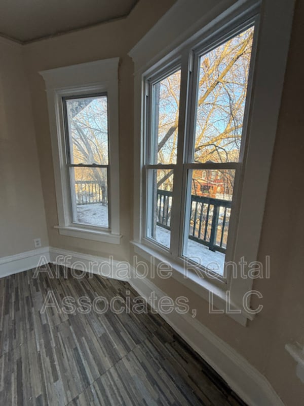 Building Photo - 737 S 24th St