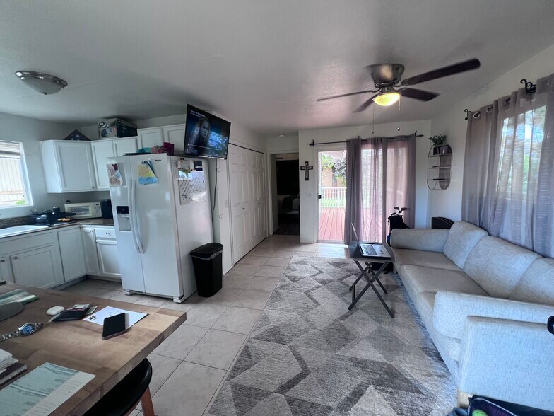 Building Photo - 4056 Mahinahina Pl