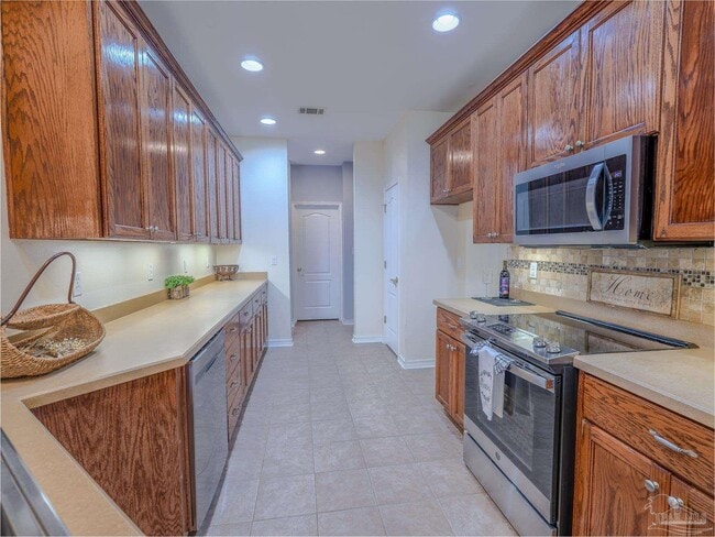 Building Photo - 4986 Vizcaya Dr