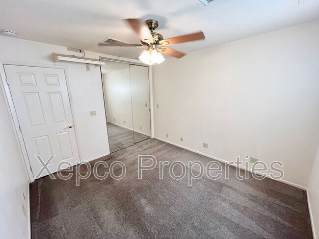 Building Photo - 420 N Villa Ct