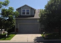 Building Photo - Beautiful 3 bedroom, 2.5 bath Townhome wit...