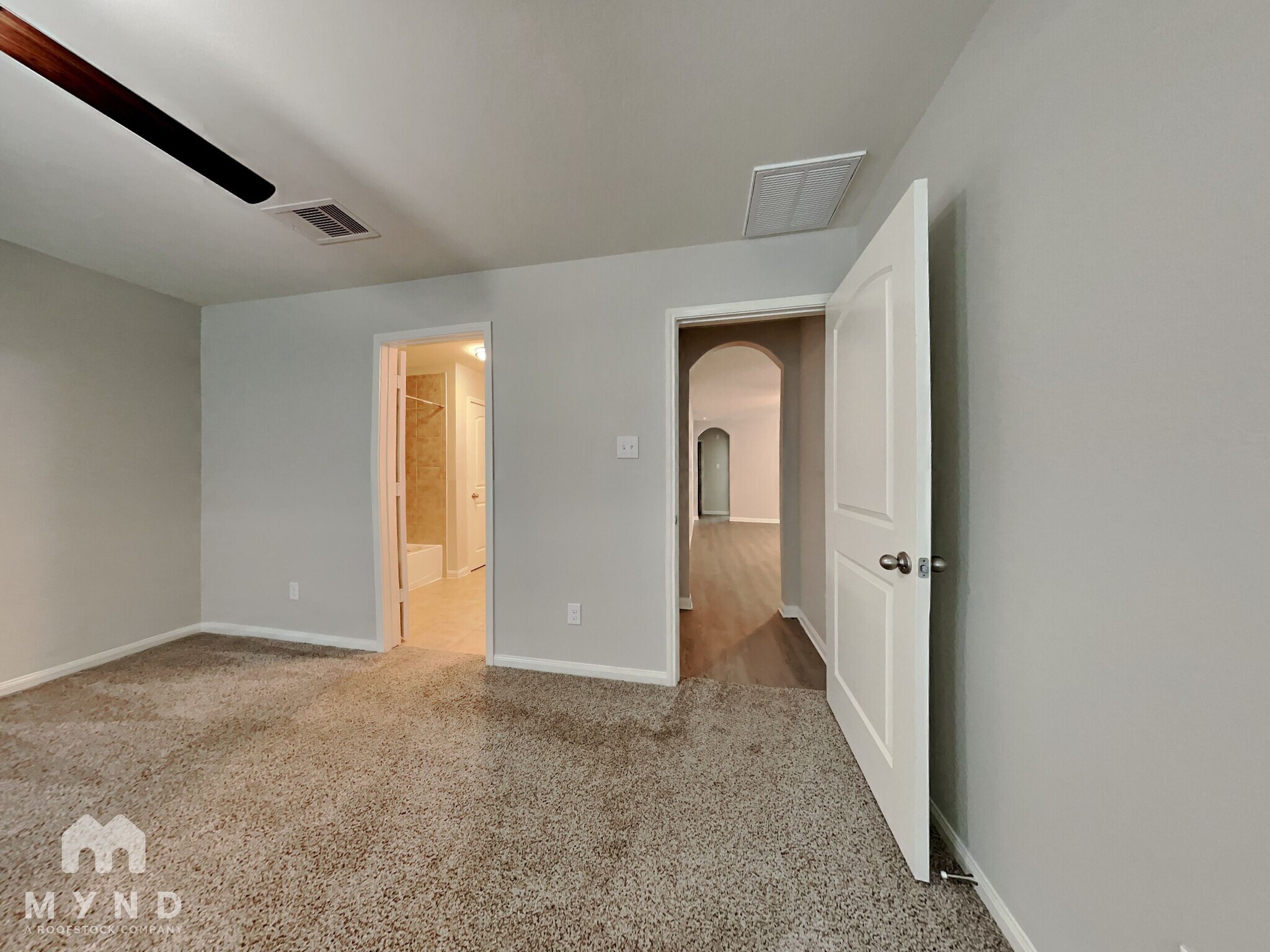 Building Photo - 5715 Rainbow Rd.