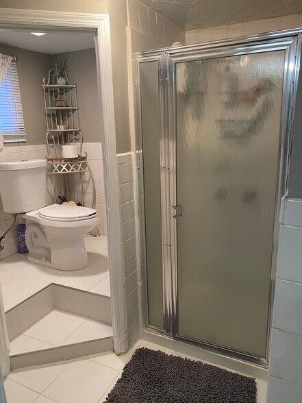 Building Photo - 95 Sycamore Ave