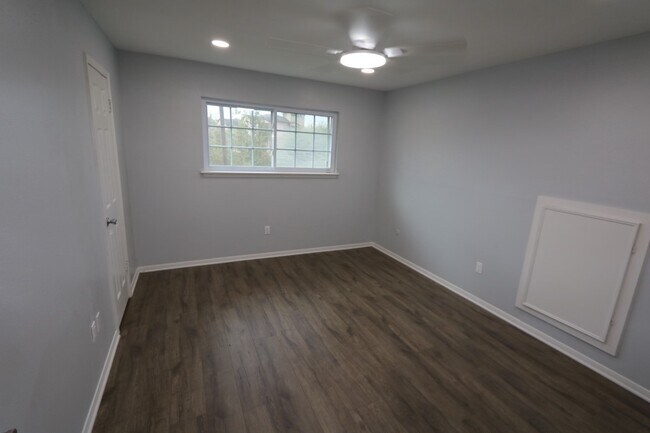 Building Photo - 12615 Huntington Venture Dr