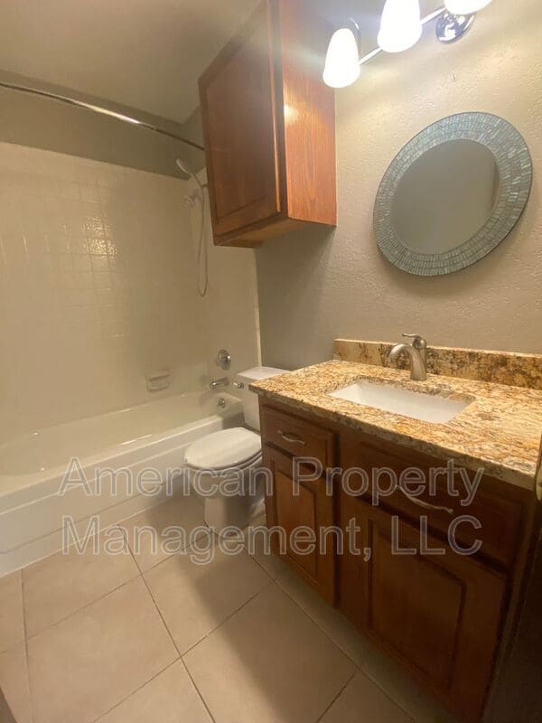 Building Photo - 4729 S Ironwood Ave