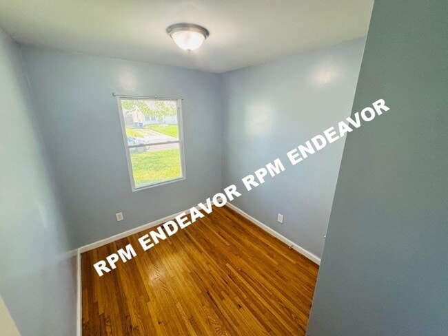 Building Photo - 3Bed/1Bath Available Now!