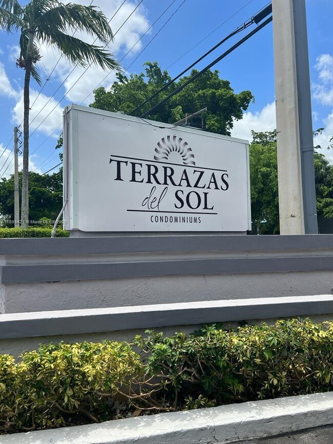 Building Photo - 2670 W 76th St