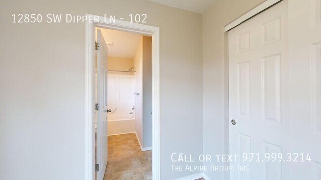 Building Photo - 12850 SW Dipper Ln